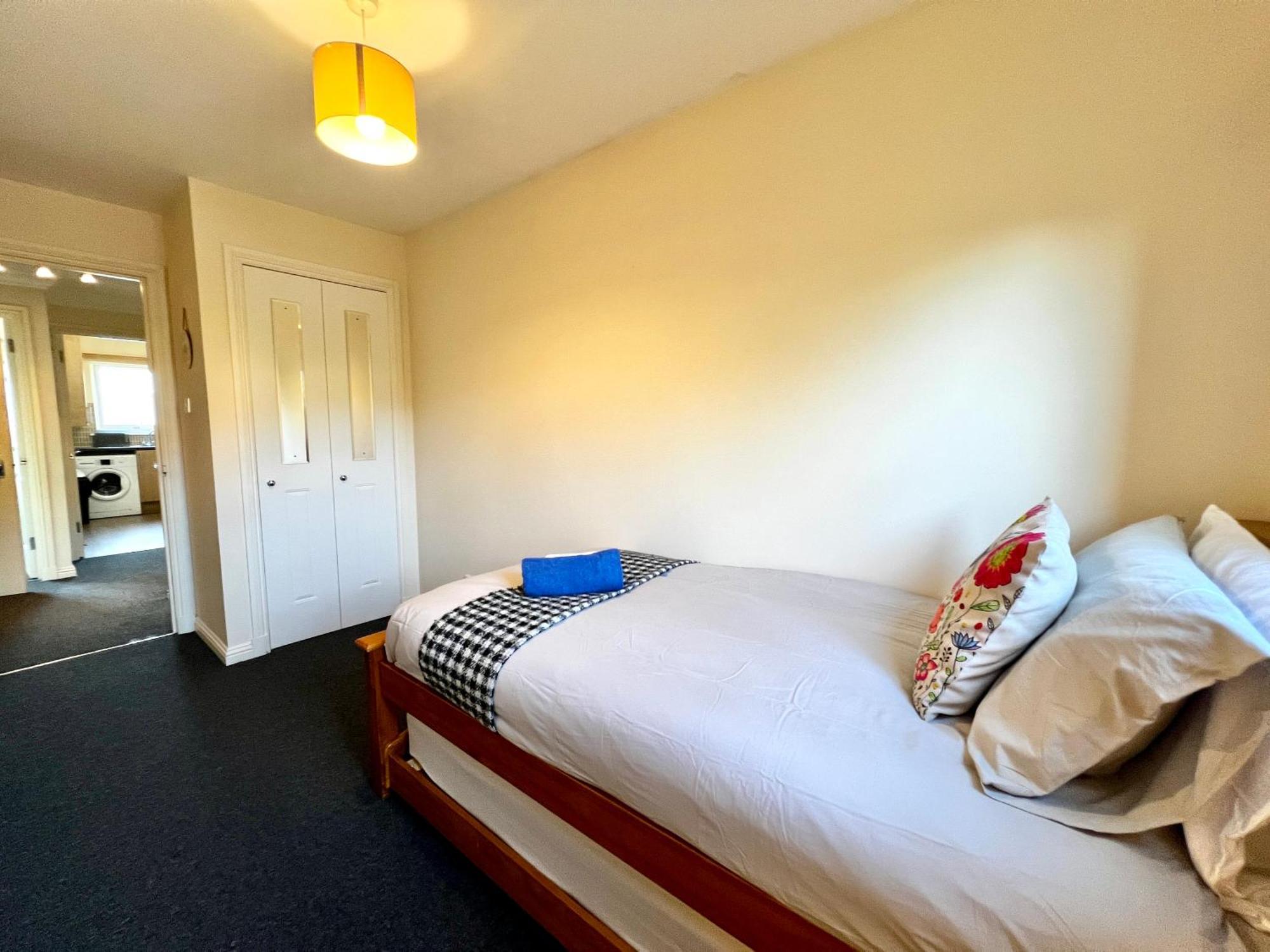 Stylish Modern Flat With Juliet Balcony & Parking Apartment Glasgow Luaran gambar