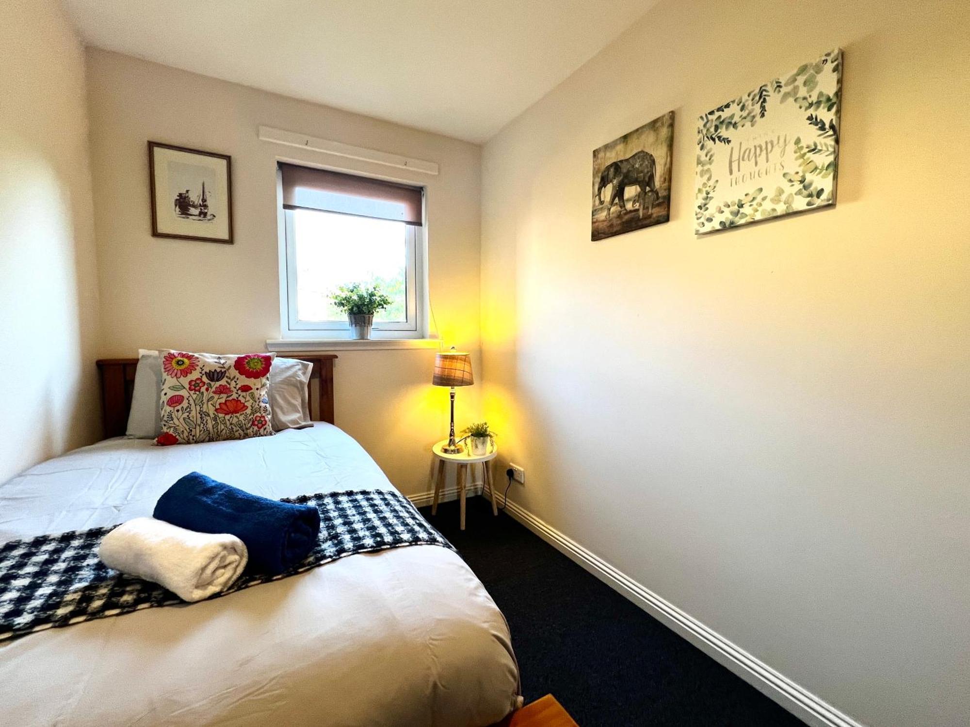 Stylish Modern Flat With Juliet Balcony & Parking Apartment Glasgow Luaran gambar