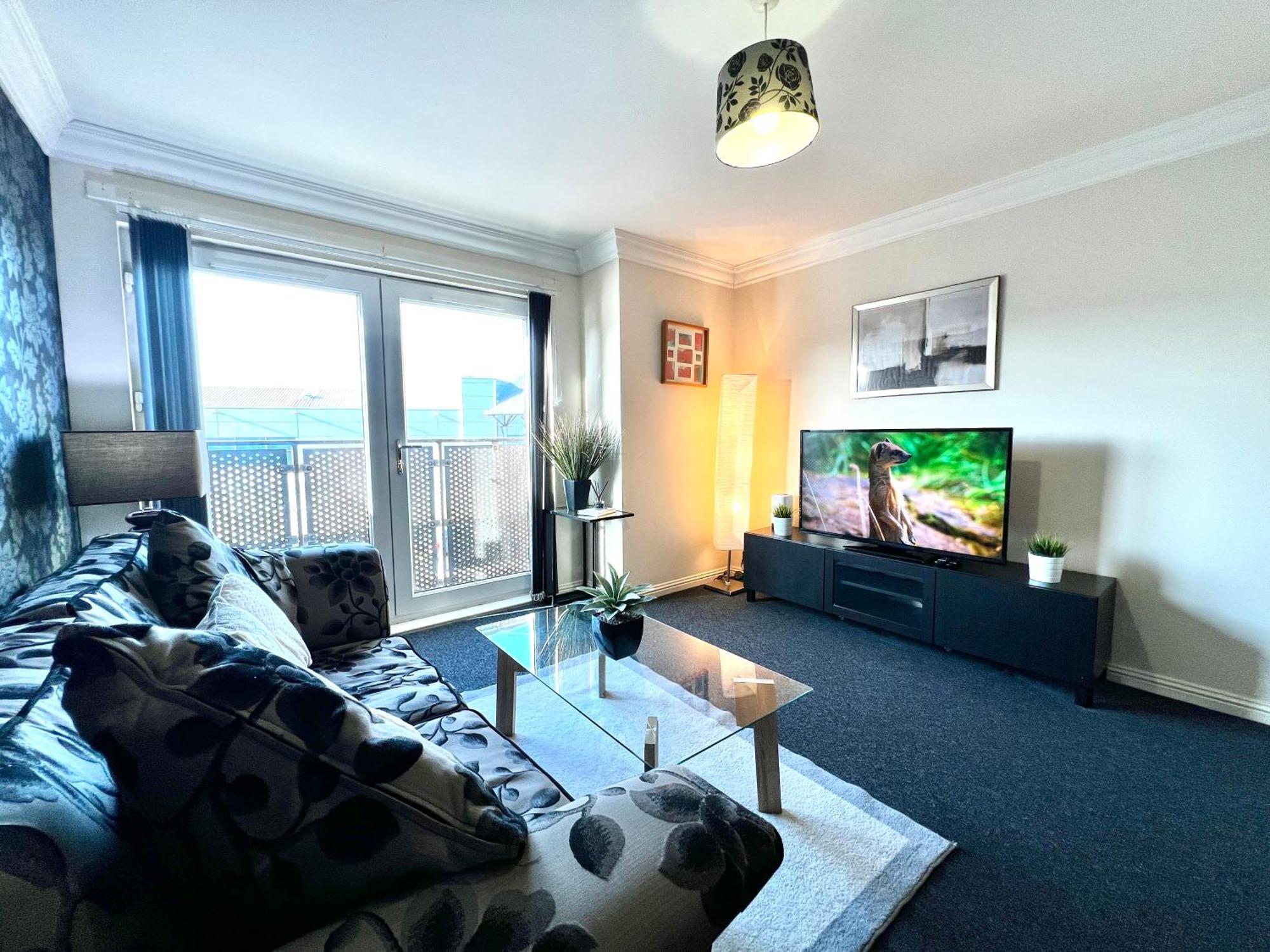 Stylish Modern Flat With Juliet Balcony & Parking Apartment Glasgow Luaran gambar