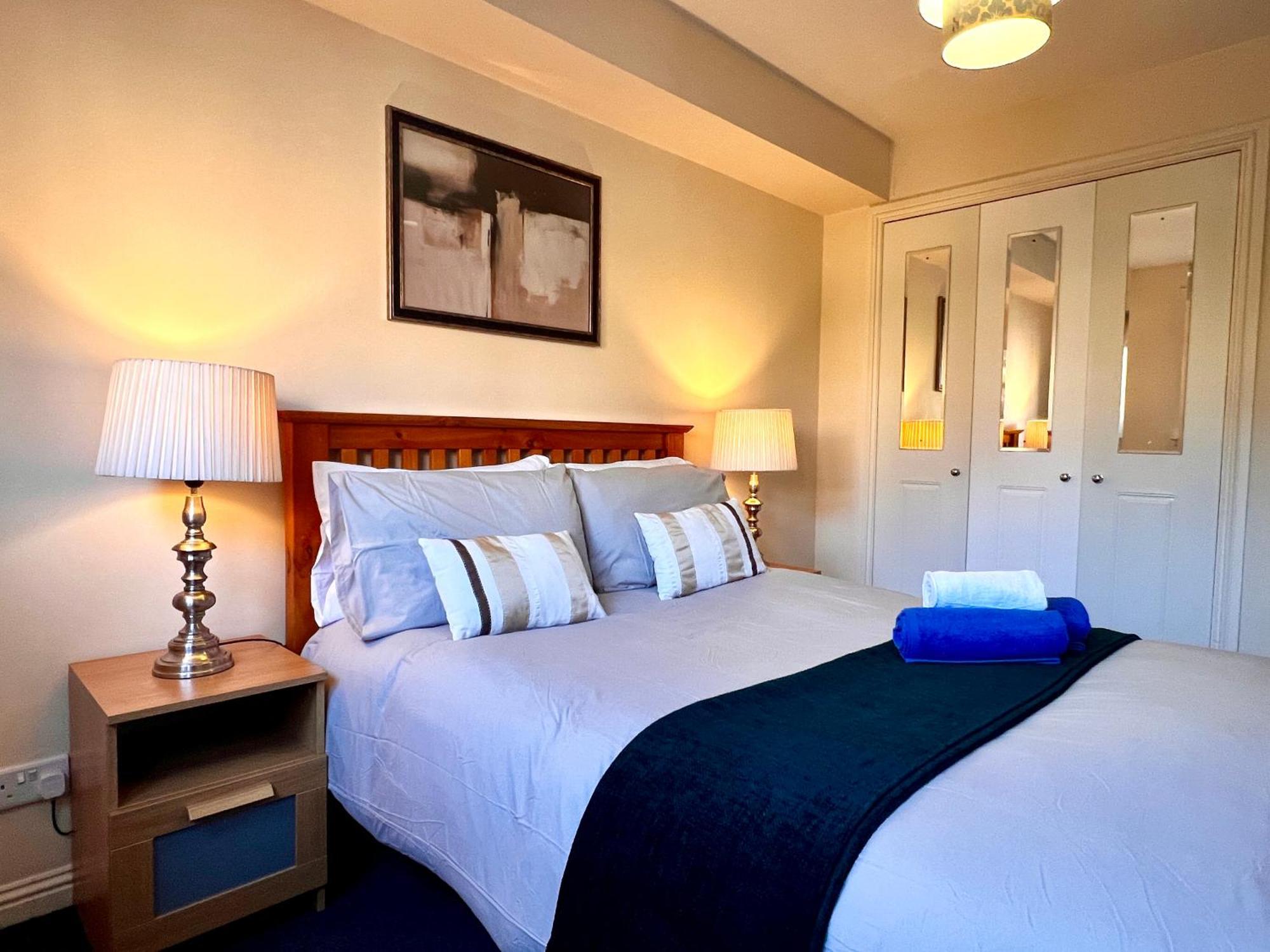 Stylish Modern Flat With Juliet Balcony & Parking Apartment Glasgow Luaran gambar