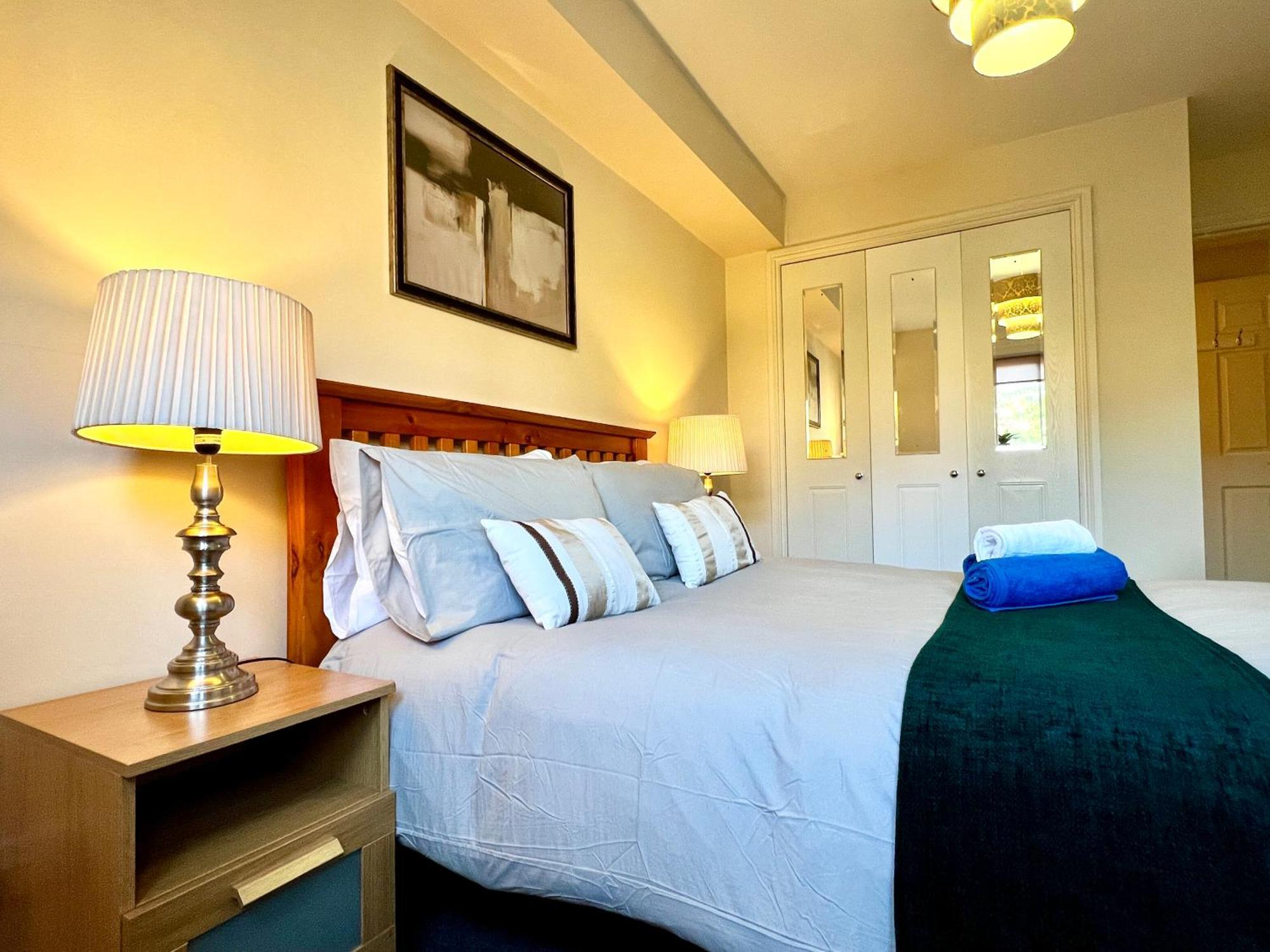 Stylish Modern Flat With Juliet Balcony & Parking Apartment Glasgow Luaran gambar