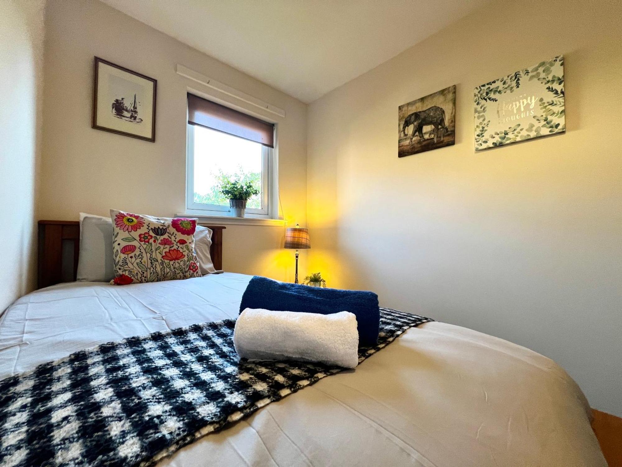 Stylish Modern Flat With Juliet Balcony & Parking Apartment Glasgow Luaran gambar