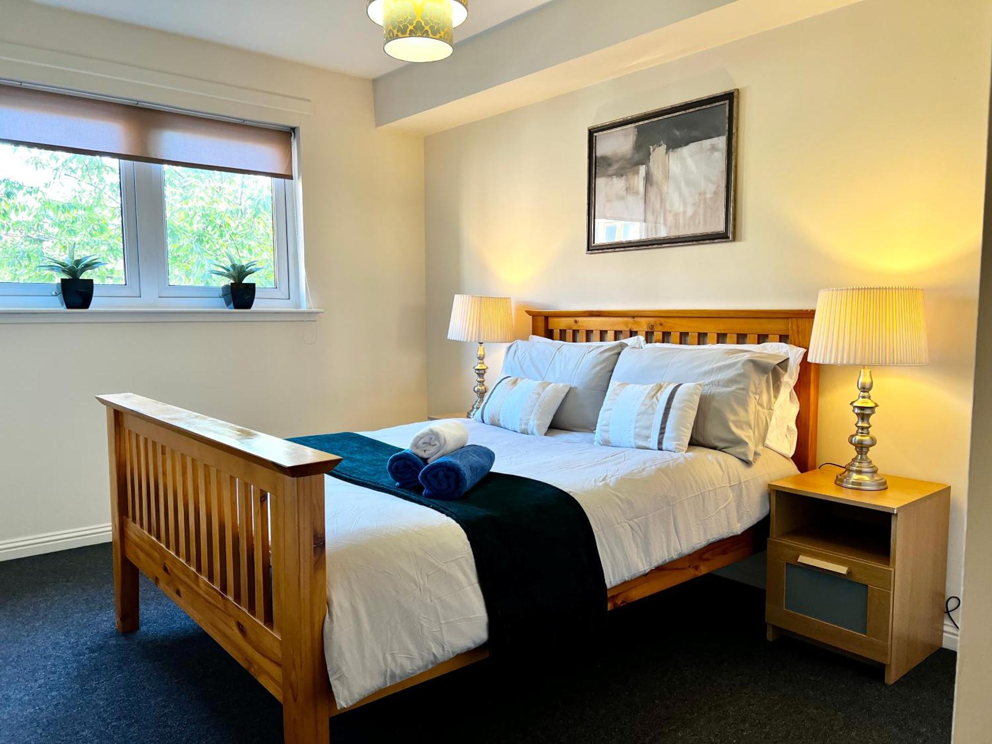 Stylish Modern Flat With Juliet Balcony & Parking Apartment Glasgow Luaran gambar