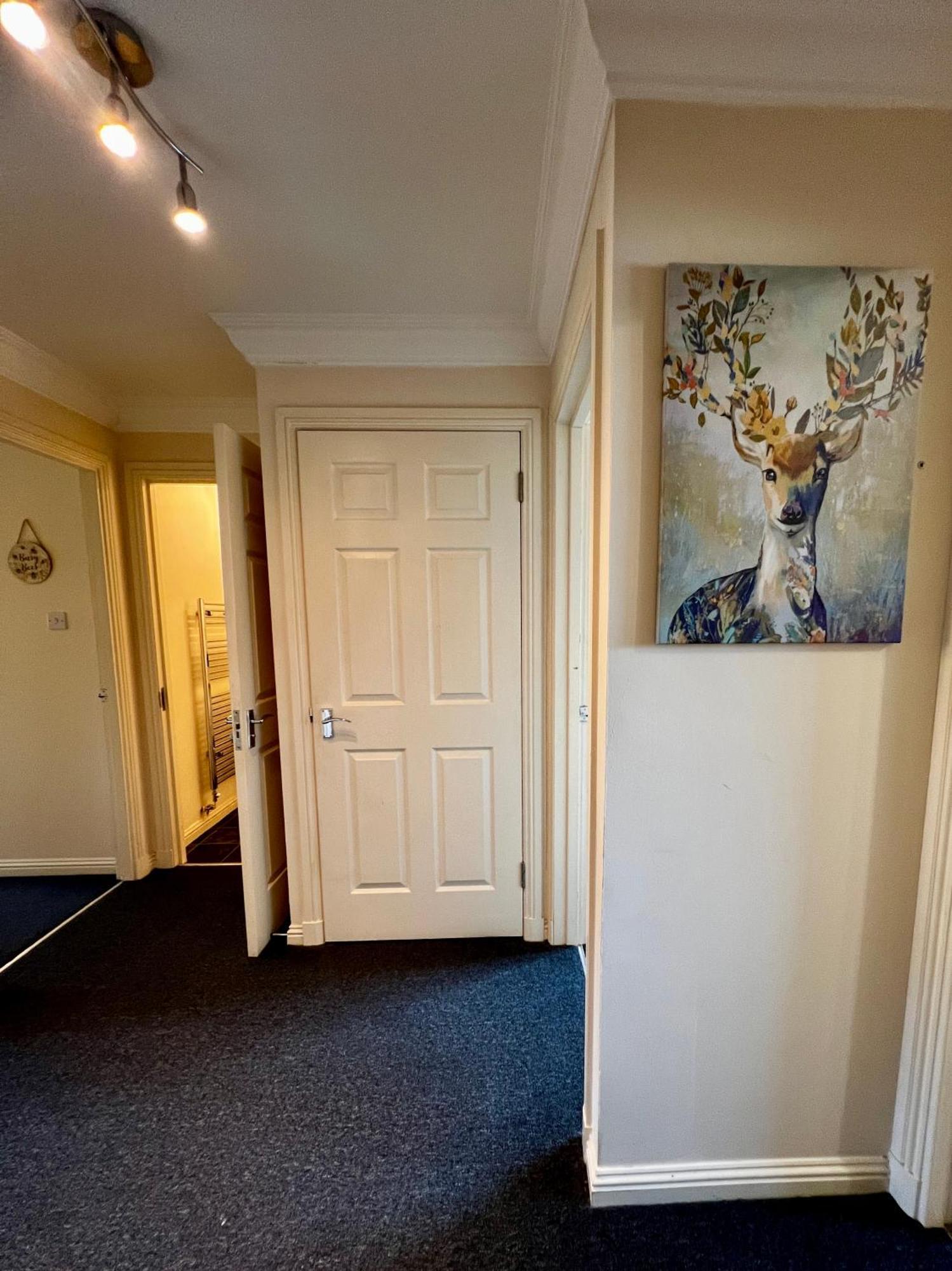 Stylish Modern Flat With Juliet Balcony & Parking Apartment Glasgow Luaran gambar