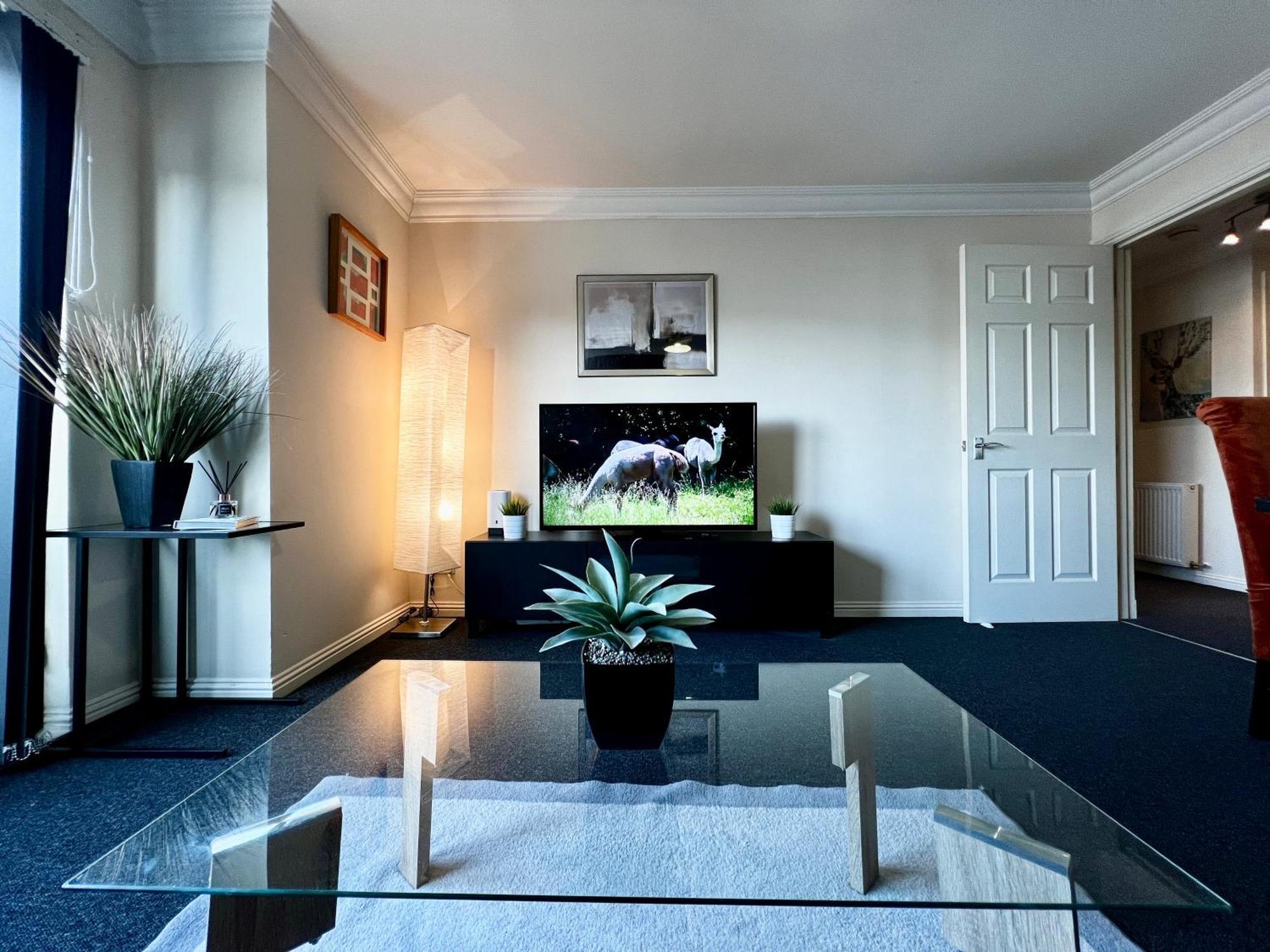 Stylish Modern Flat With Juliet Balcony & Parking Apartment Glasgow Luaran gambar