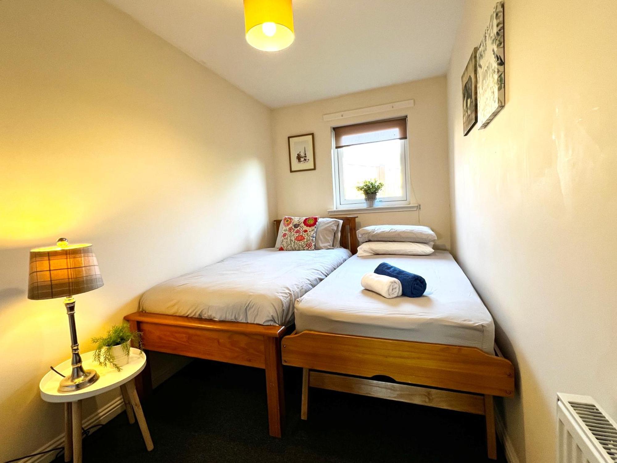 Stylish Modern Flat With Juliet Balcony & Parking Apartment Glasgow Luaran gambar