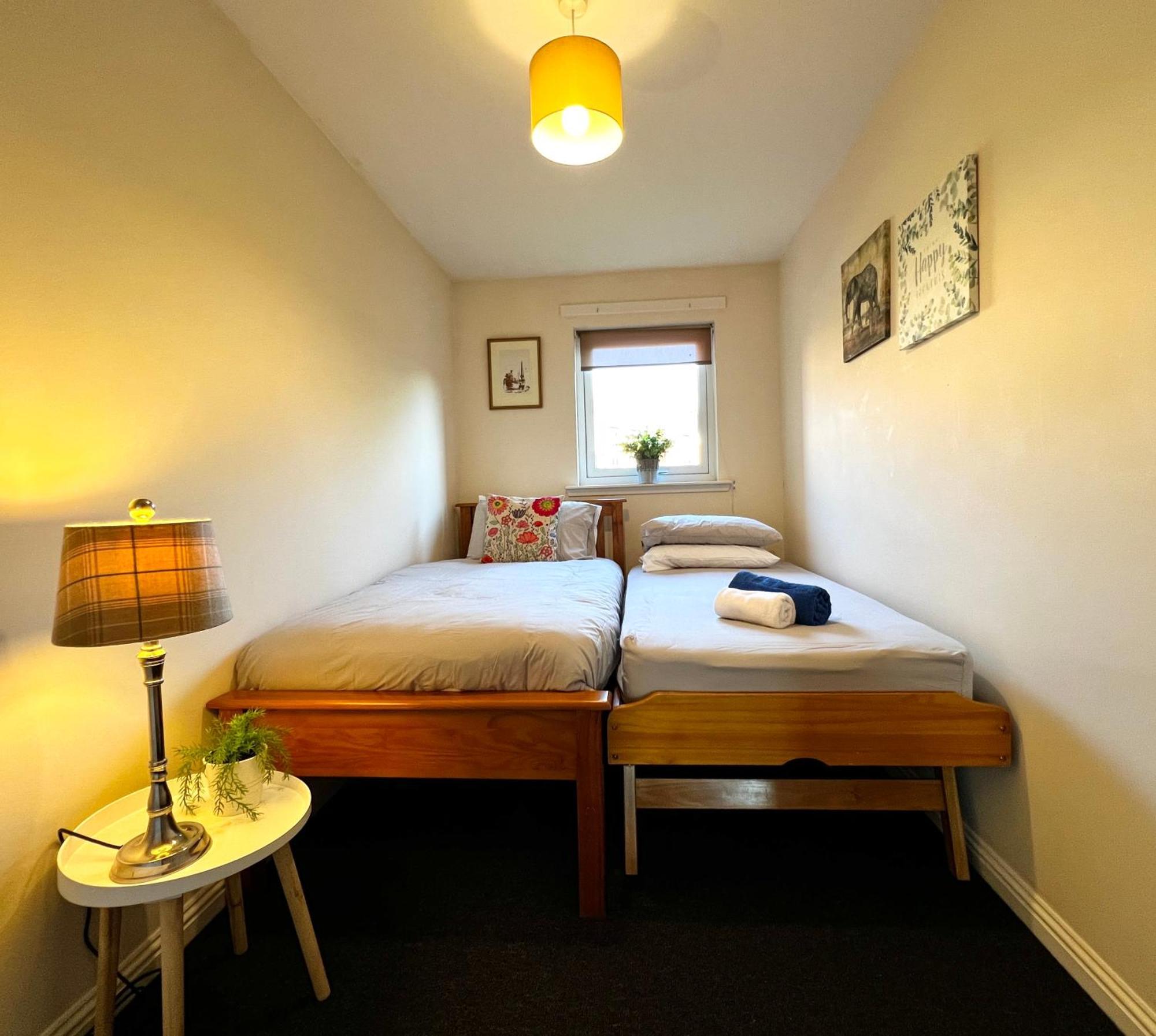 Stylish Modern Flat With Juliet Balcony & Parking Apartment Glasgow Luaran gambar