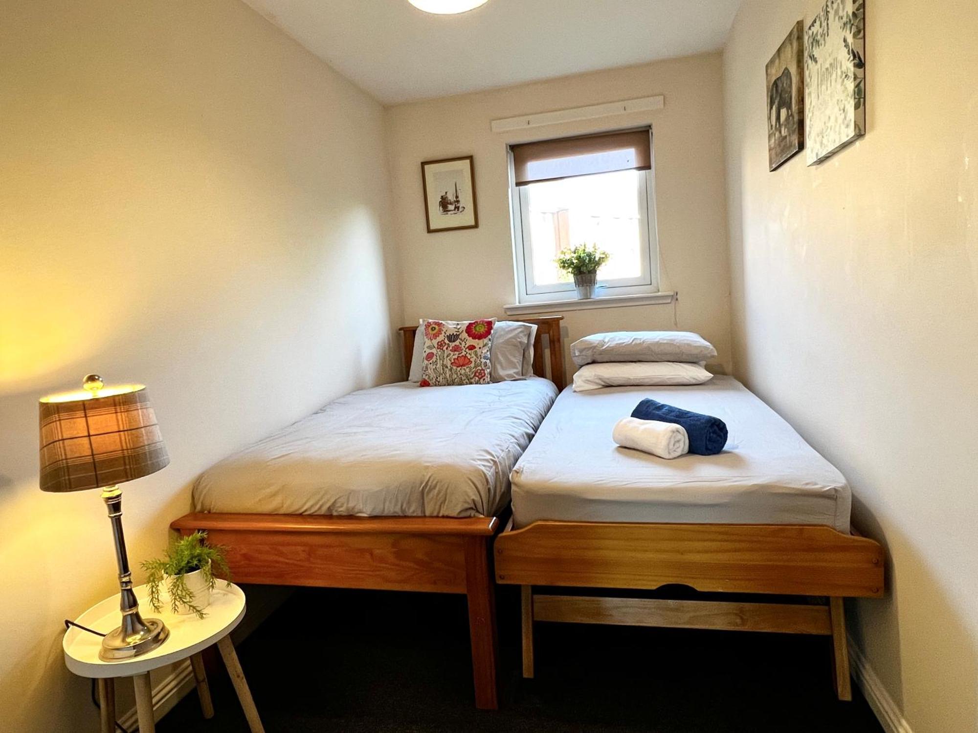 Stylish Modern Flat With Juliet Balcony & Parking Apartment Glasgow Luaran gambar