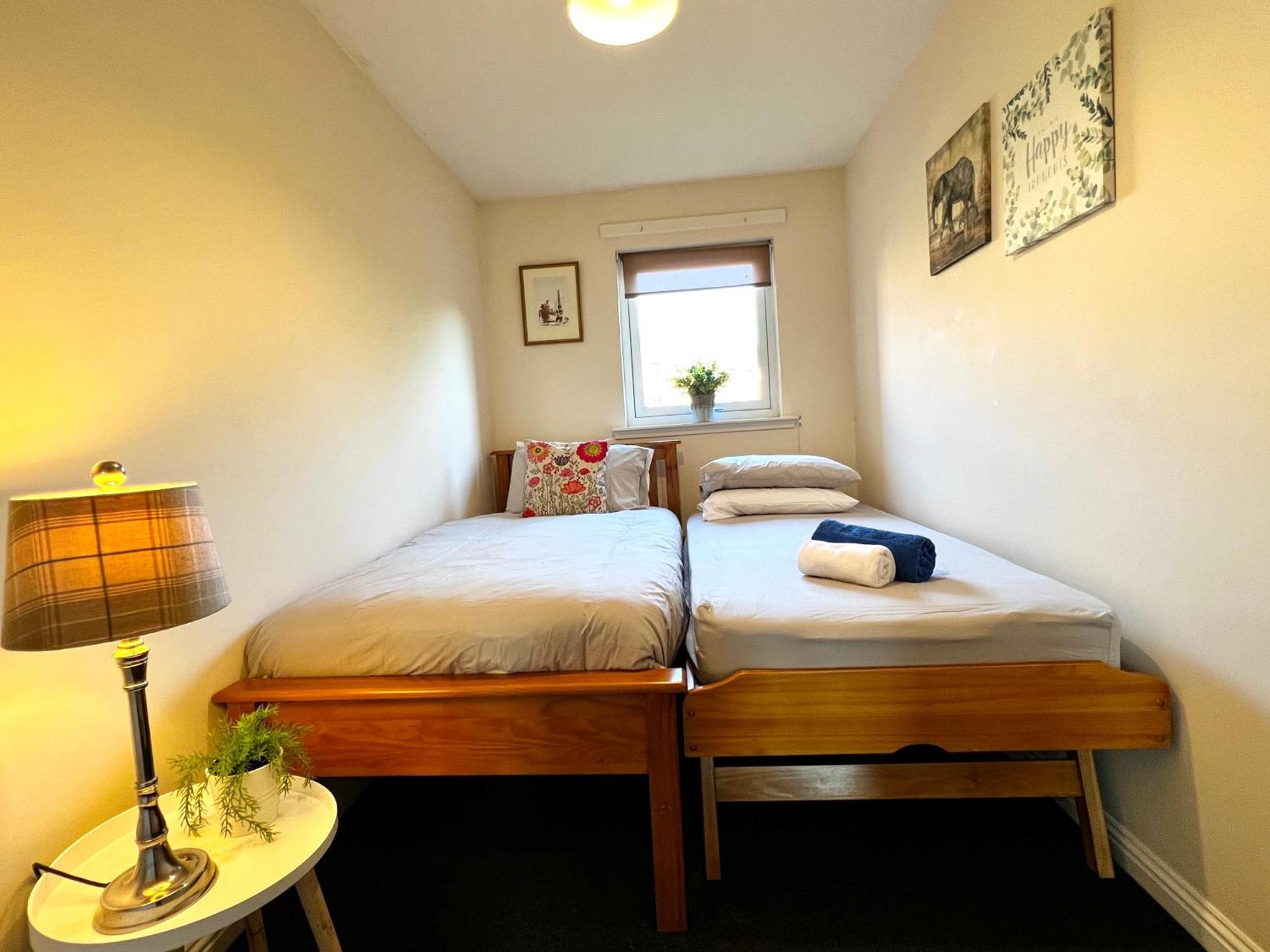Stylish Modern Flat With Juliet Balcony & Parking Apartment Glasgow Luaran gambar