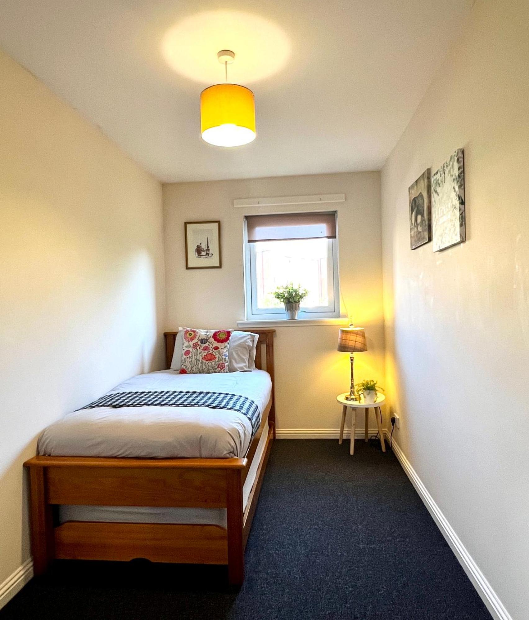 Stylish Modern Flat With Juliet Balcony & Parking Apartment Glasgow Luaran gambar